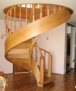 Алюминиевые или деревянные лестницы